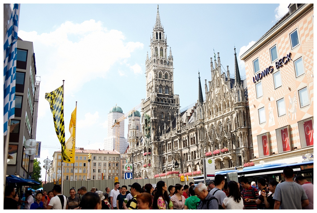 Bloom&Lo_AtlantaPhotographer_AmeliaTatnall_travelphotographer_travletuesday_munichgermany_munchen_marienplatz_catherdral_glockenspiel_germany_tourism__0003.jpg