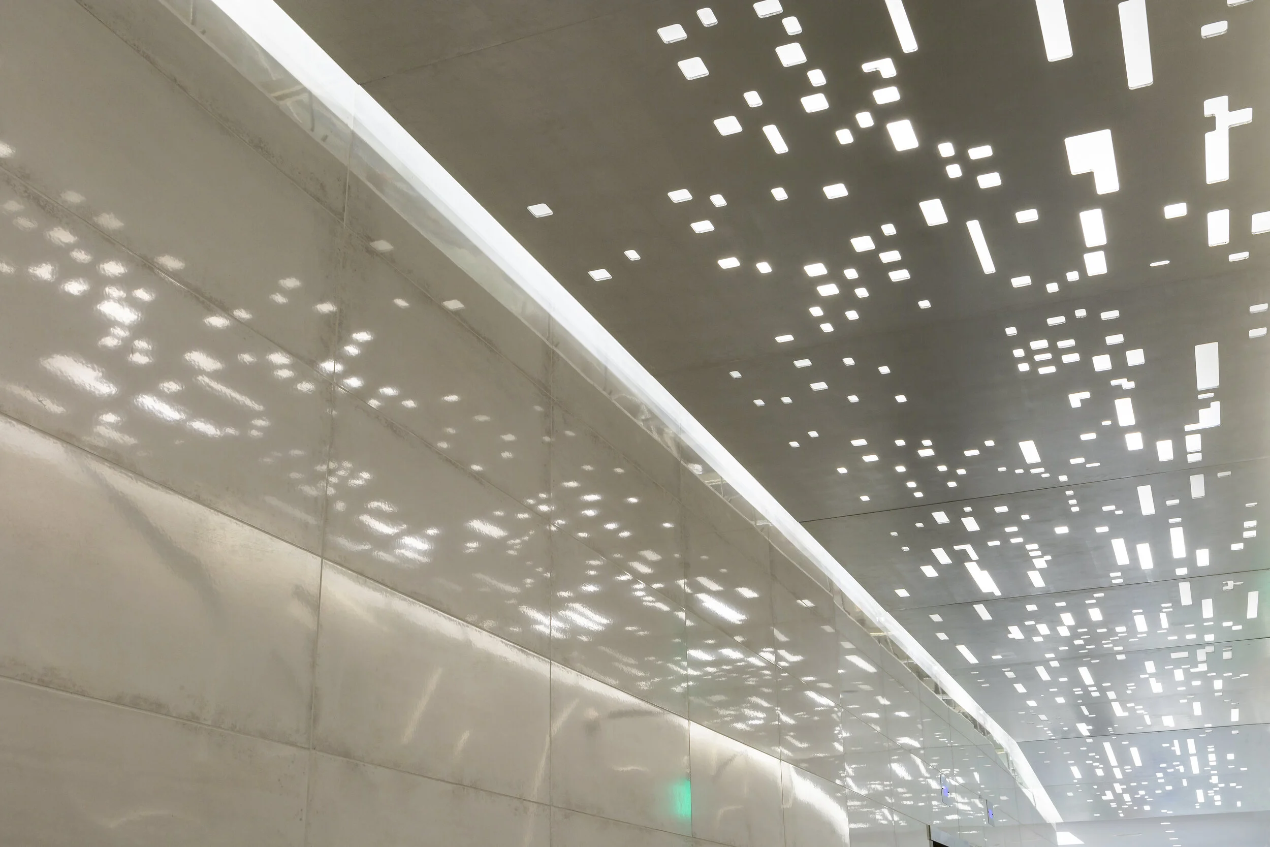 9_A+A Studio_AdMo-Lobby-6471Rt-2850K.jpg