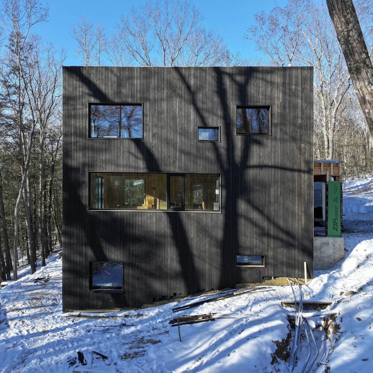 It's been a long time since I've posted about my projects, so I wanted to share an update. A year ago, the main structure of Hemlock House, my Passive House project in the Catskills (prefabricated by @thetimberage), was assembled in only three days. 