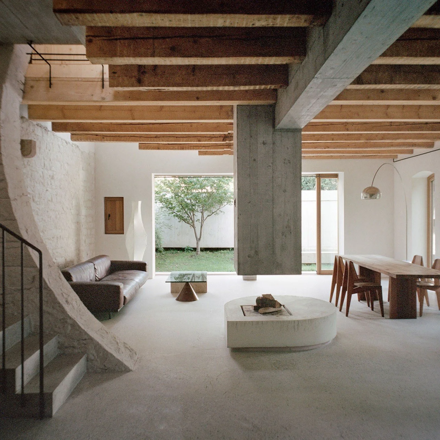 Missionstrasse House by @buchnerbrundler, 2020 - Basel, Switzerland
Photo @arorygardiner
.
.
.
.
.
.
#buchnerbr&uuml;ndler #architecture #architecturephotography #interiordesign #interiorarchitecture #concretearchitecture #minimalistarchitecture #arc