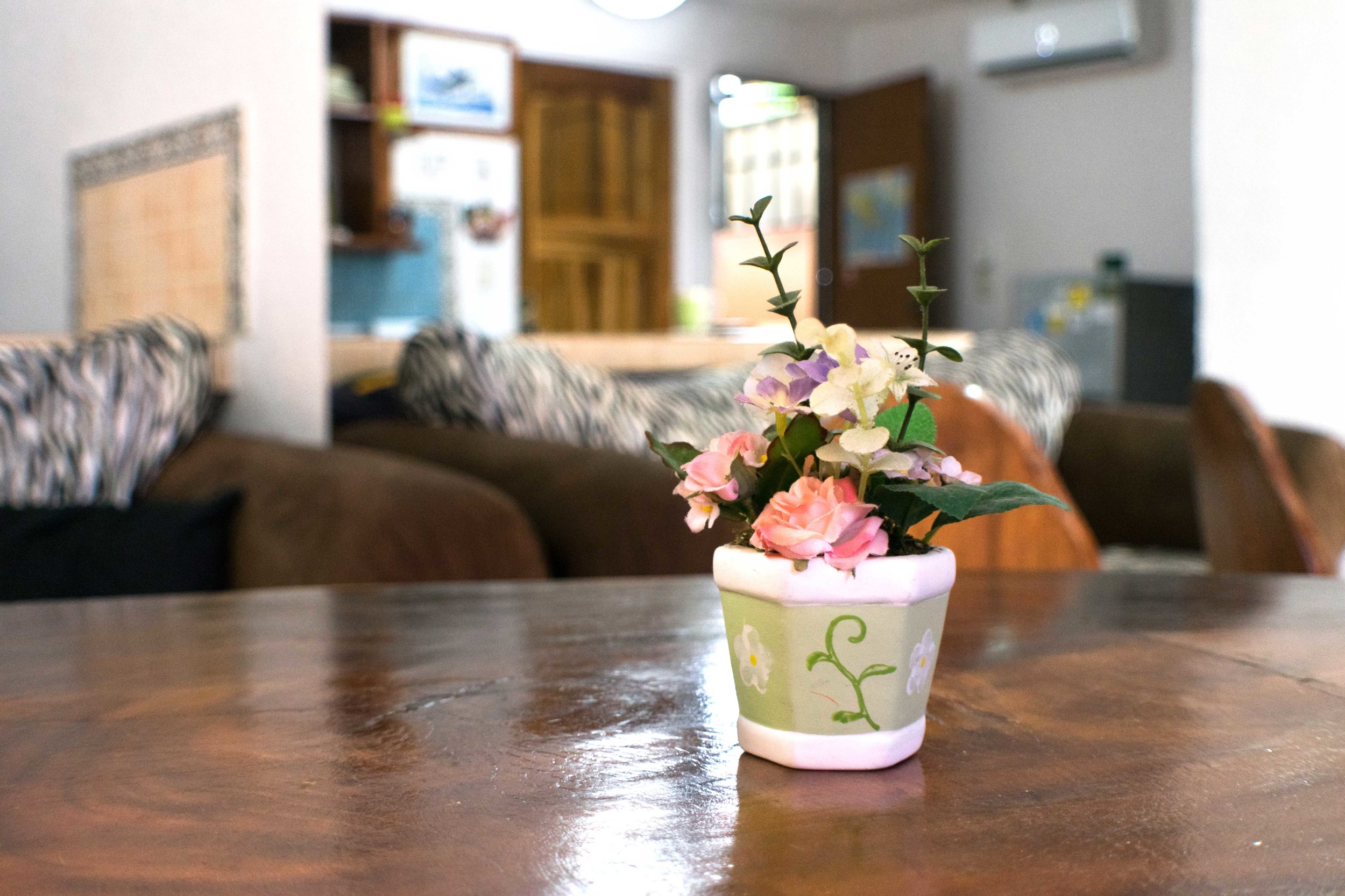 Condo5.flowers.jpg