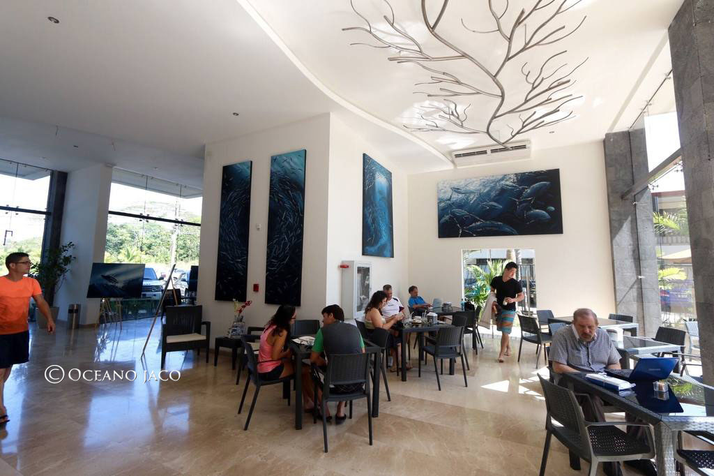 Moobi Bistro-Bar 5 copy.jpg
