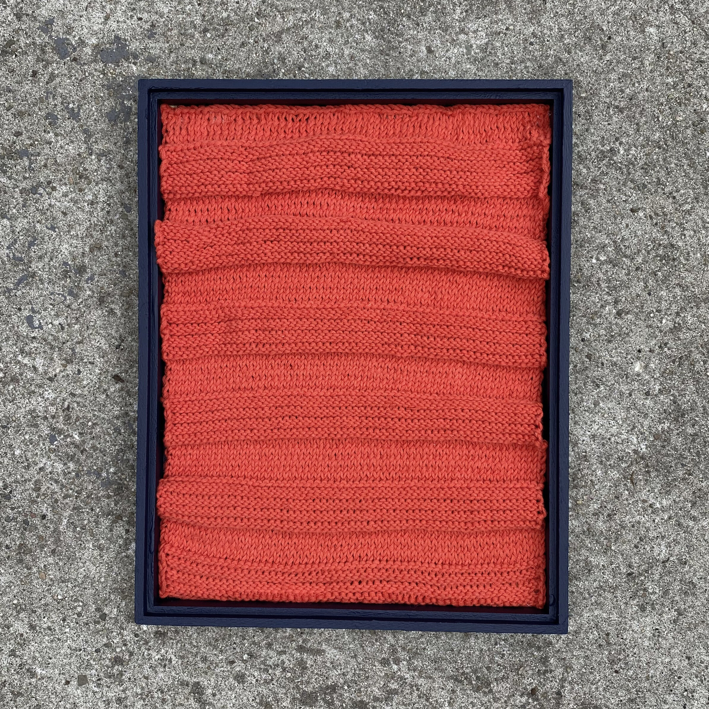 Coarse / starting at the upper left corner, place one or two fingers on the surface and trace across each stripe