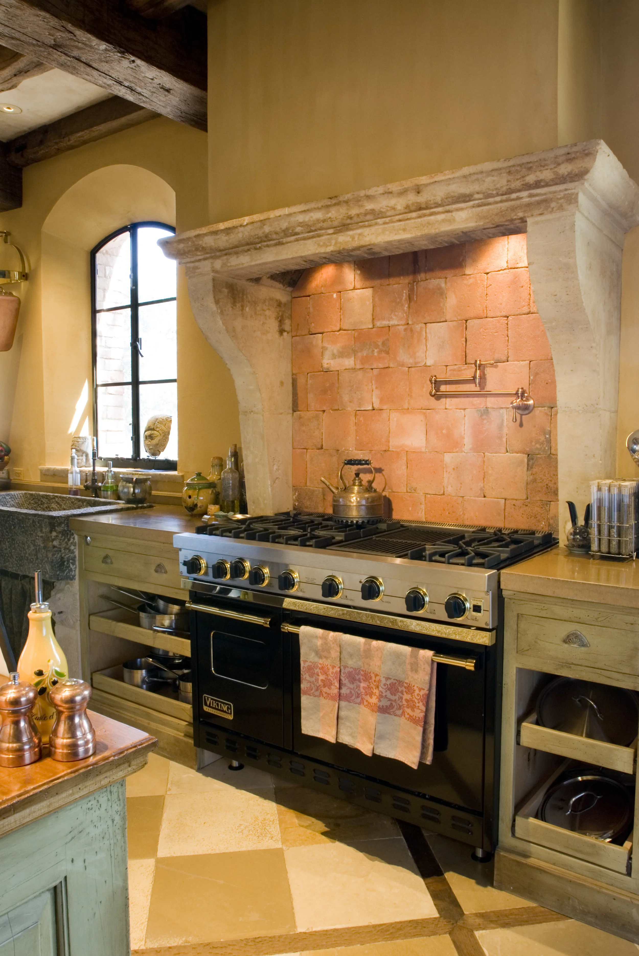 kitchenhood.jpg