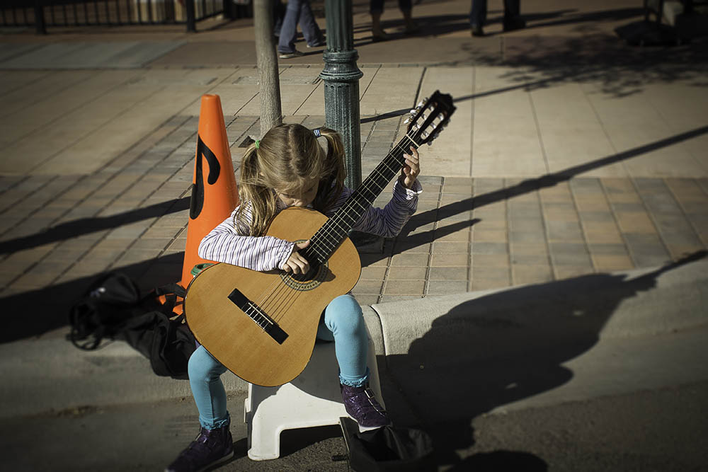 Little Finger, Big Guitar, Las Cruces, NM