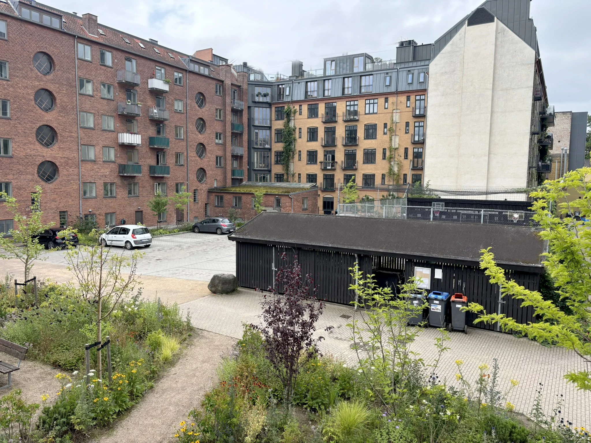 gårdmiljø3.jpg