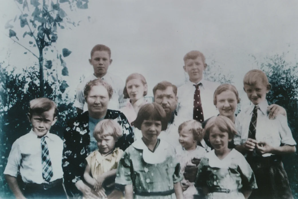 Simonfamilypicture.jpg