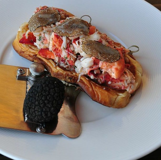 The Anchor Venice lobster roll.jpg