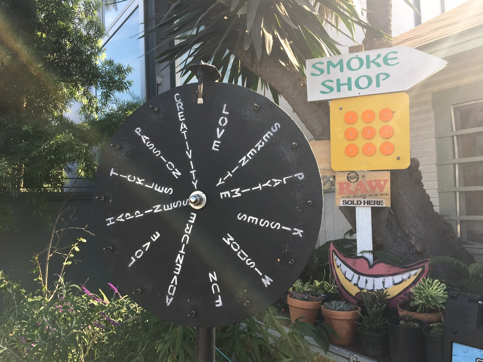 Murez' Wheel of Fortune on Abbot Kinney. ( Photo by Erin Behan )