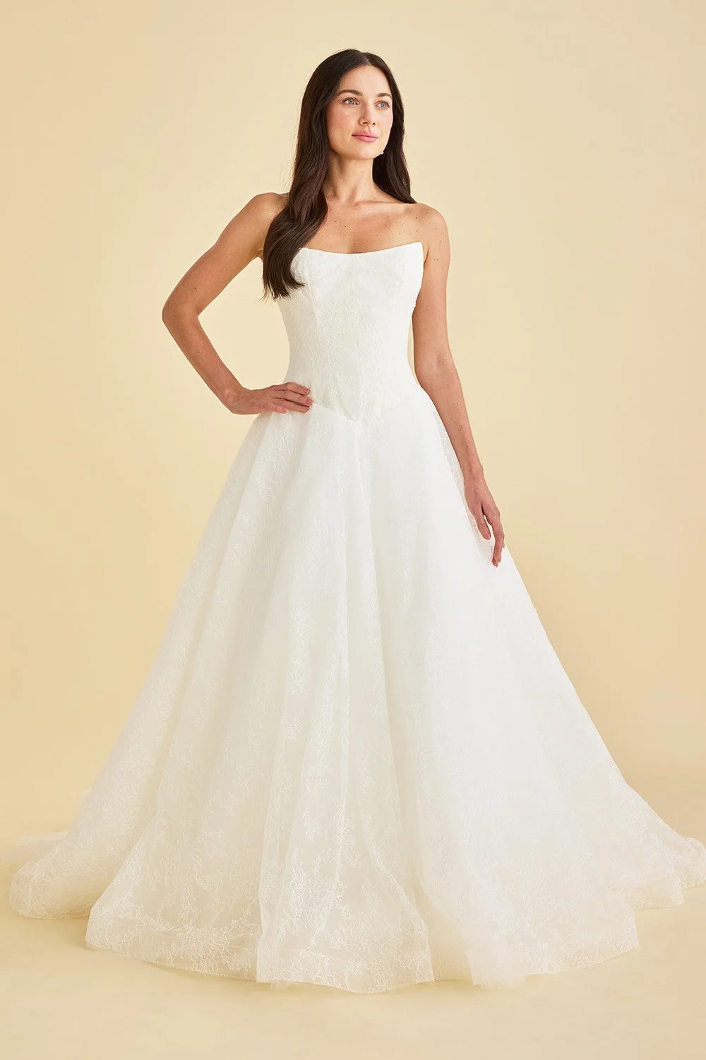 Astrid_and_Mercedes_Wedding_Dress_Magnifique_ft.jpg