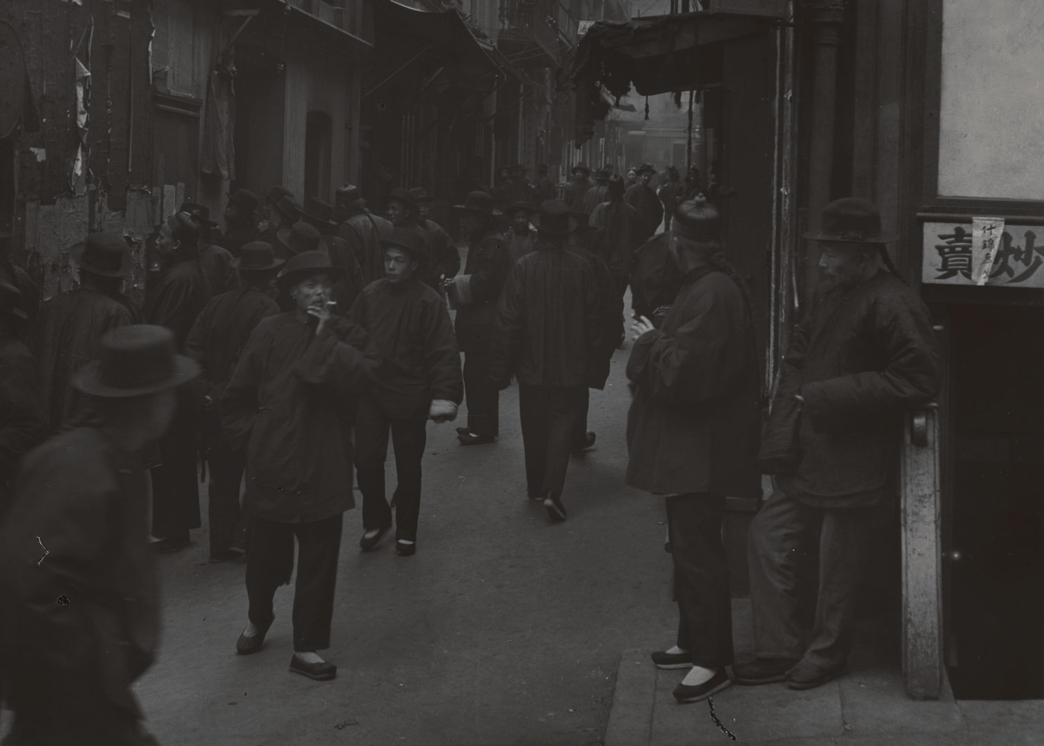 1896