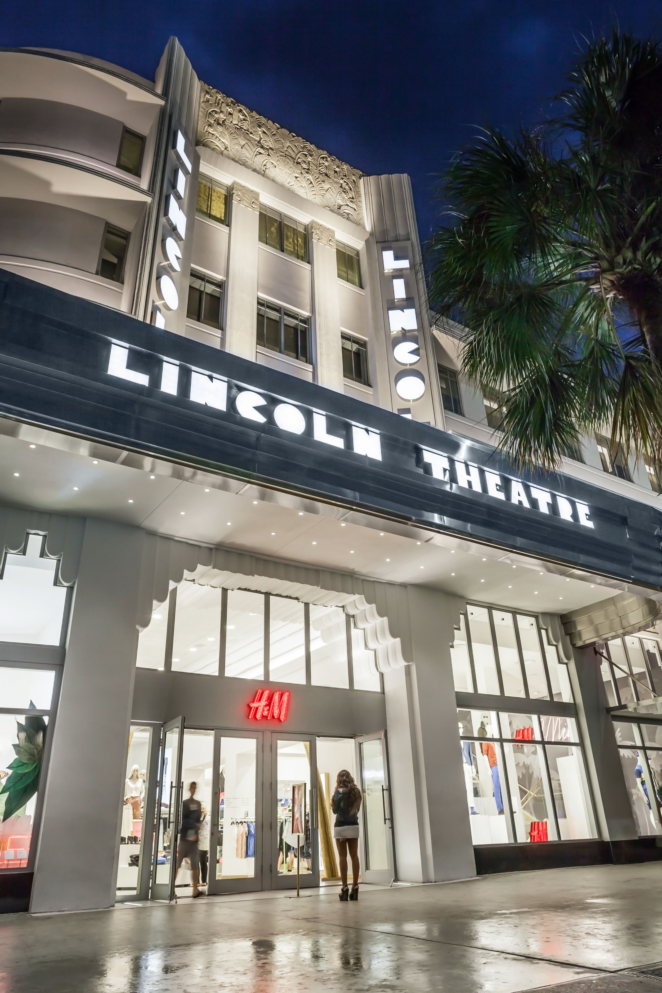 Lincoln Theatre/ H&M Lincoln Road