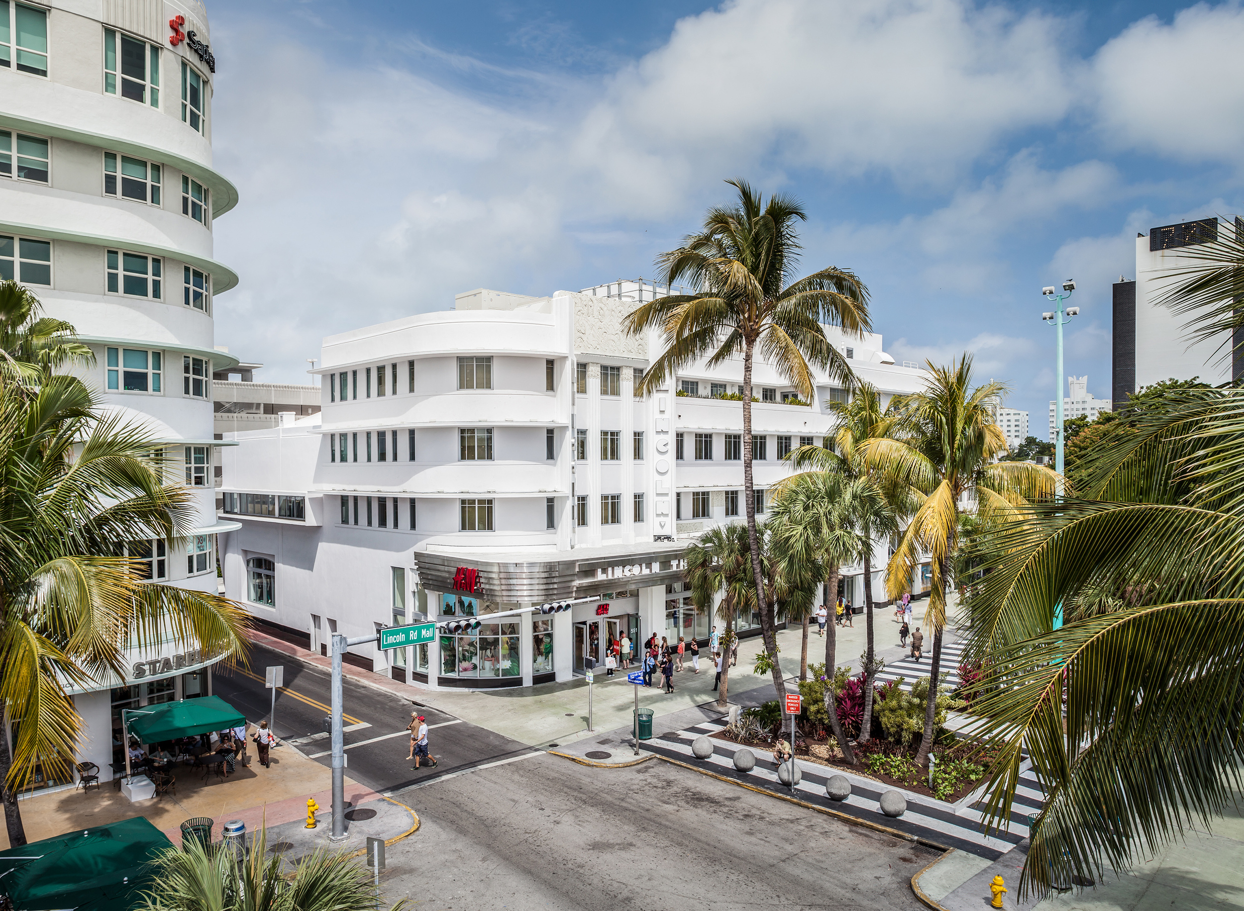 Lincoln Theatre/ H&M Lincoln Road