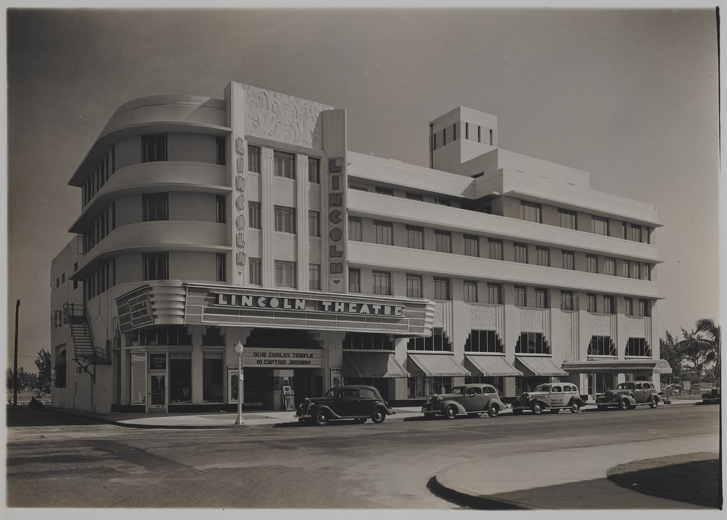 Lincoln Theatre/ H&M Lincoln Road