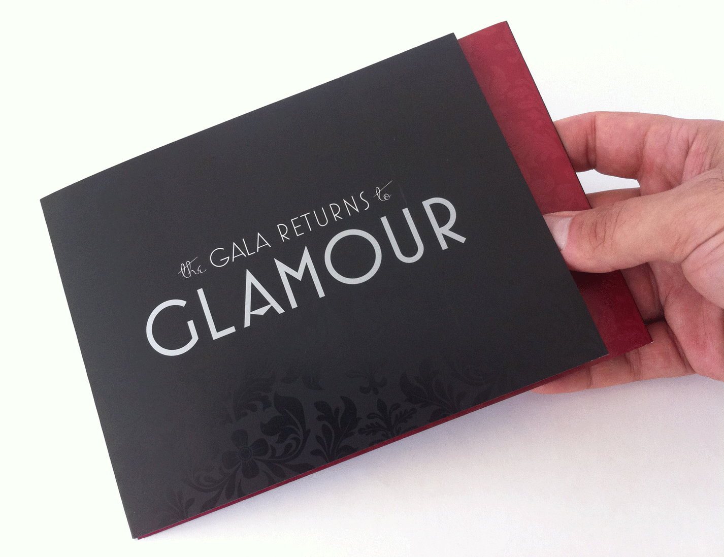 GLAMOUR_HAND HOLDING.gif