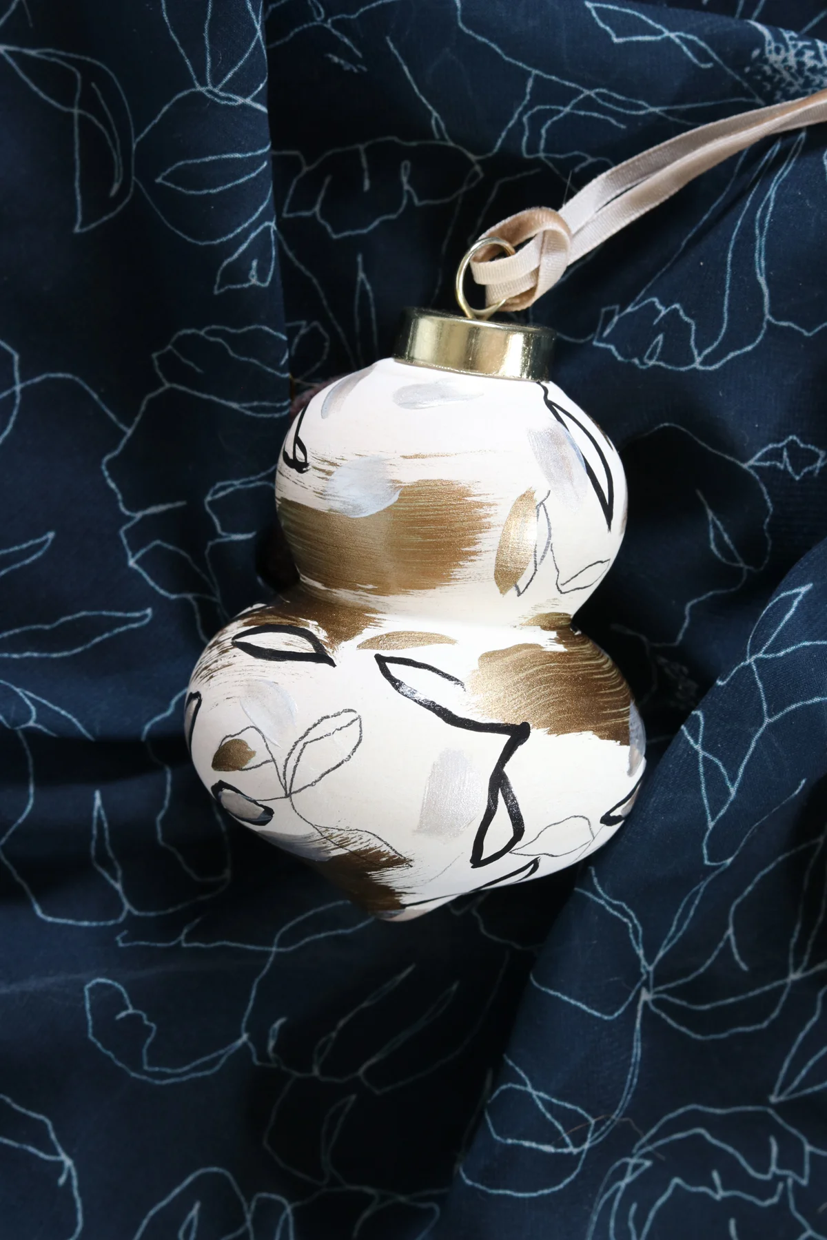Ornament 32.jpg