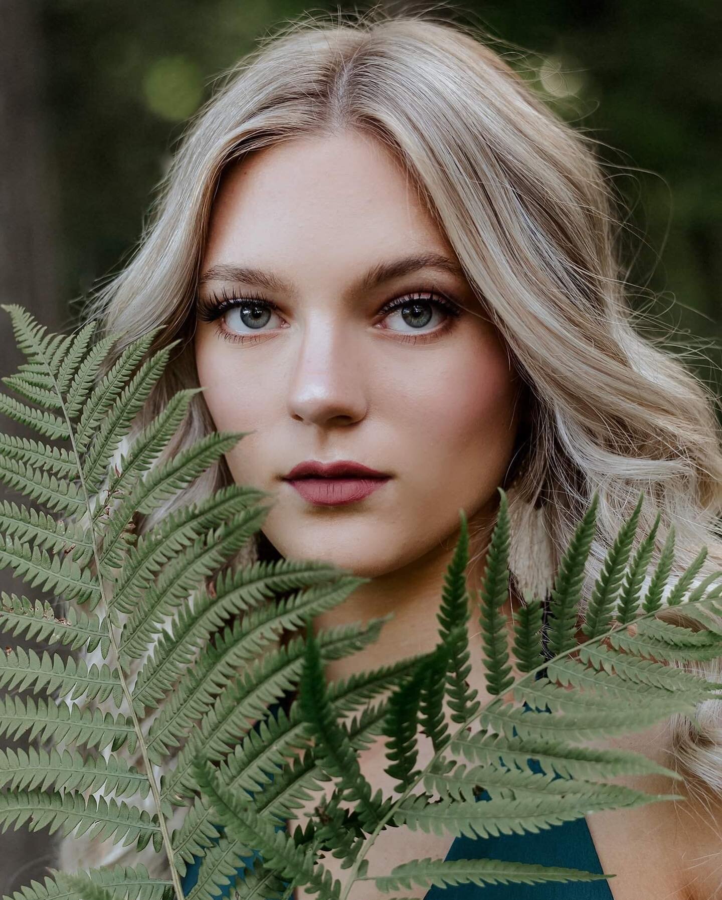 &ldquo;In all things of nature there is something of the marvelous.&rdquo; - #aristotle #nature #portrait #ferns #editorialphotography #eyes #stylish #naturechic #flowydress #cowboyboots #lifestyle #nwiseniorphotographer #crownpoint #indiana #blondeh