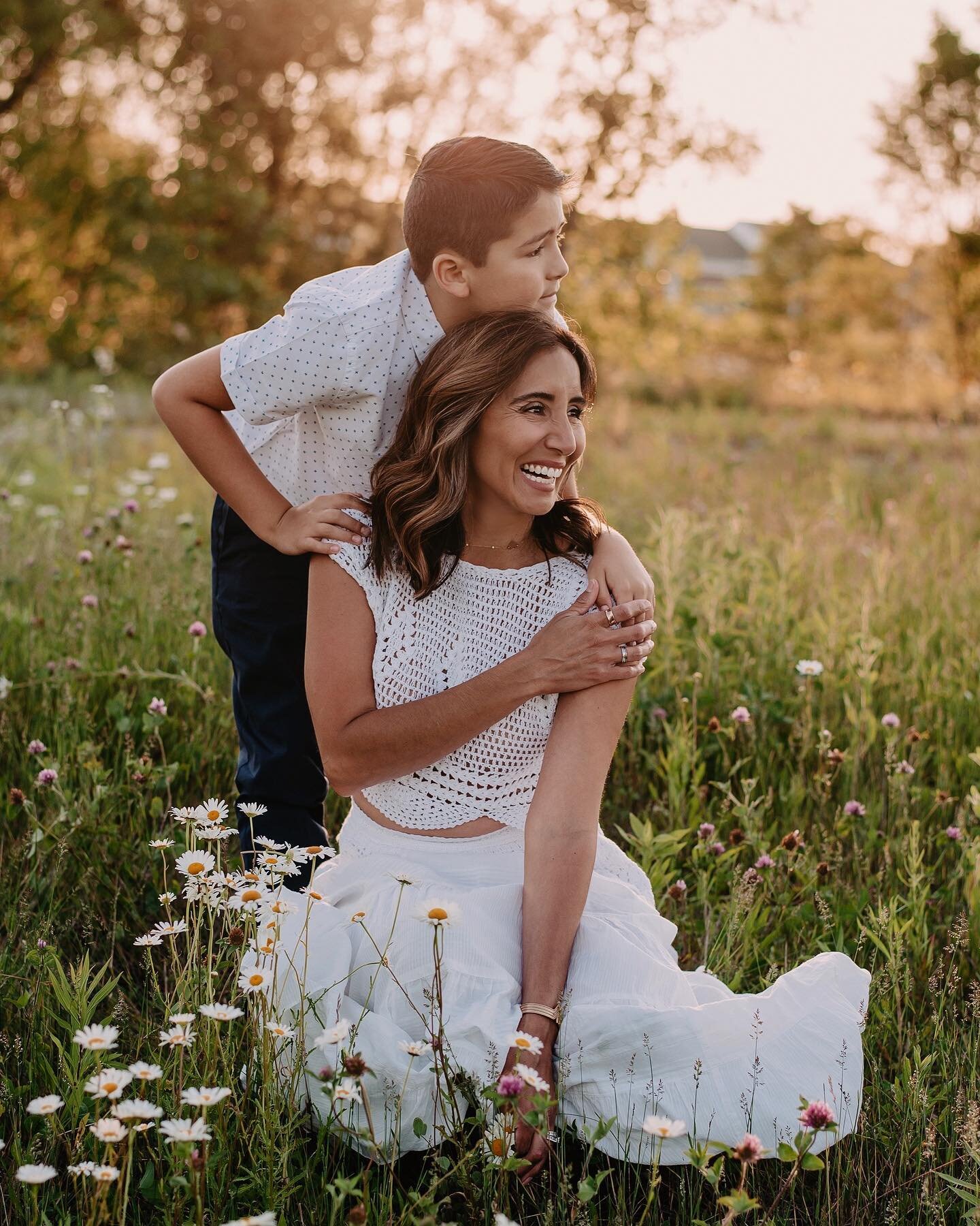 Melts my ❤️ #motherslove #mommyandsongoals #love #sunkissed #bohovibes #unconditionallove❤️ #family #beauty #nwi #crownpoint #authenticlovemag #wildheartsandsillylaughs #chcphotographyinc #spontaneous #dramatic #editorial #beautifullight #wildflowers