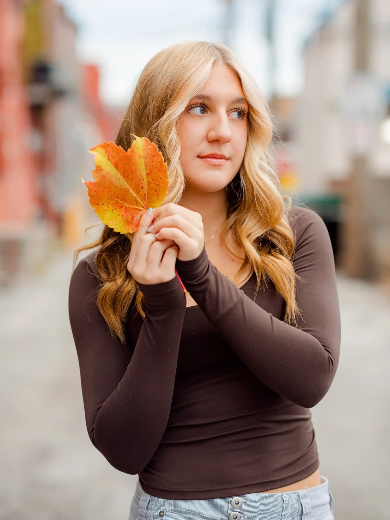 Fall vibes by the CP Square 🍁🌿🍂

#chcseniors #encoresession #cpsquare #crownpoint #fallvibes #nwiphotographer #seniorsession #seniormuse #posepatch #chcphotographyinc #naturalbeauty #cphs #classof2026 #seniorphotographer #219seniors #spontaneous
