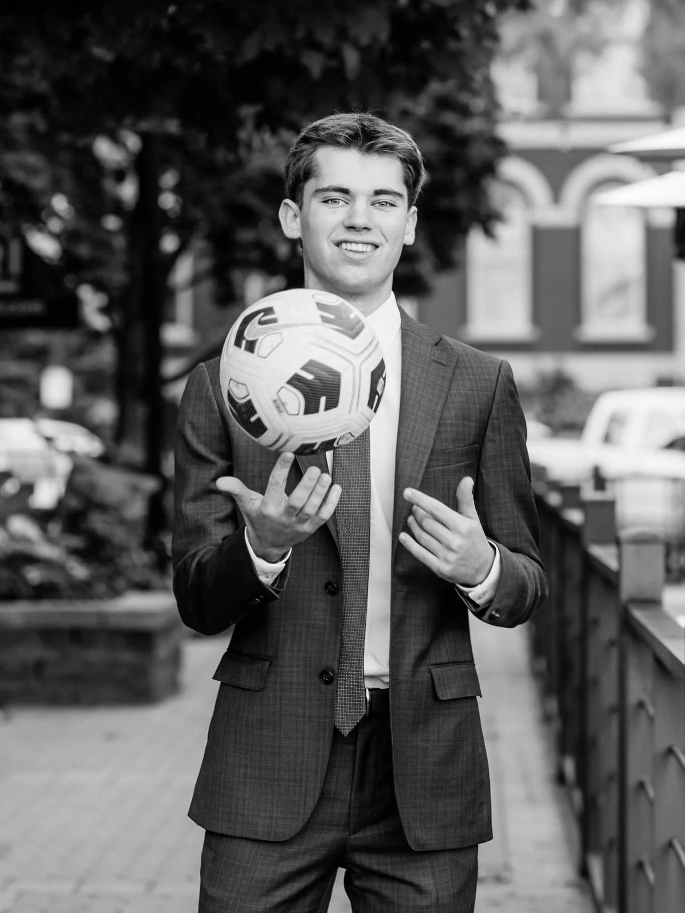 Black and white just works for these&hellip; So super stylish and handsome! Such a fun time with Panagiotis!! 

#soccerplayer #stylishboys #handsome #highschoolathlete #cphs #nwi #dapper #fittedsuit #chcphotographyinc #219seniors #blackandwhite #clas