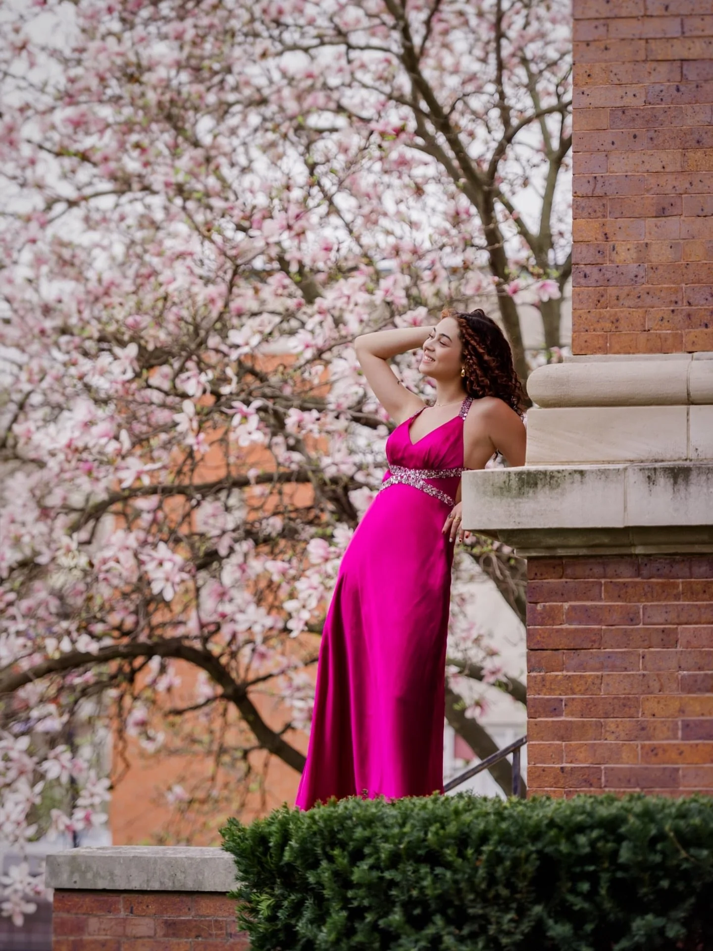 My favorite magnolia tree in town! Starring the beautiful @actuallycolette with a pop of color 🌸💖🌸 the heavy rain washed most of the blooms away and I'm glad we got to do a few pictures by it last weekend! 

#chcseniorgirls #chcphotographyinc #mag