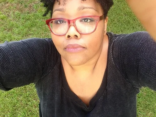 Making my projects satisfying or “nice” is my intention when I create artwork, manage content on a website, or dive deep into interaction design and research. Other than this website, you can also find me regularly snapping away on Instagram ( @misscherise )...