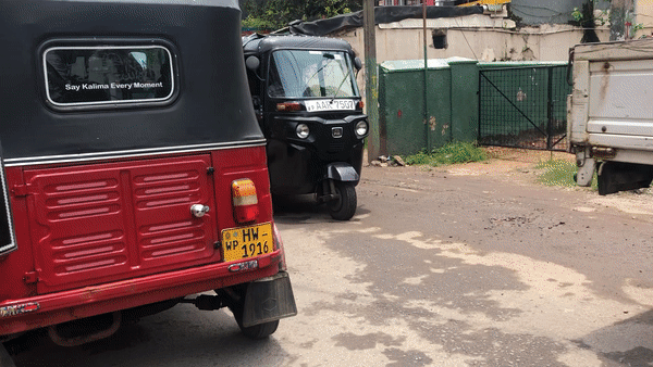 tuktuk.gif