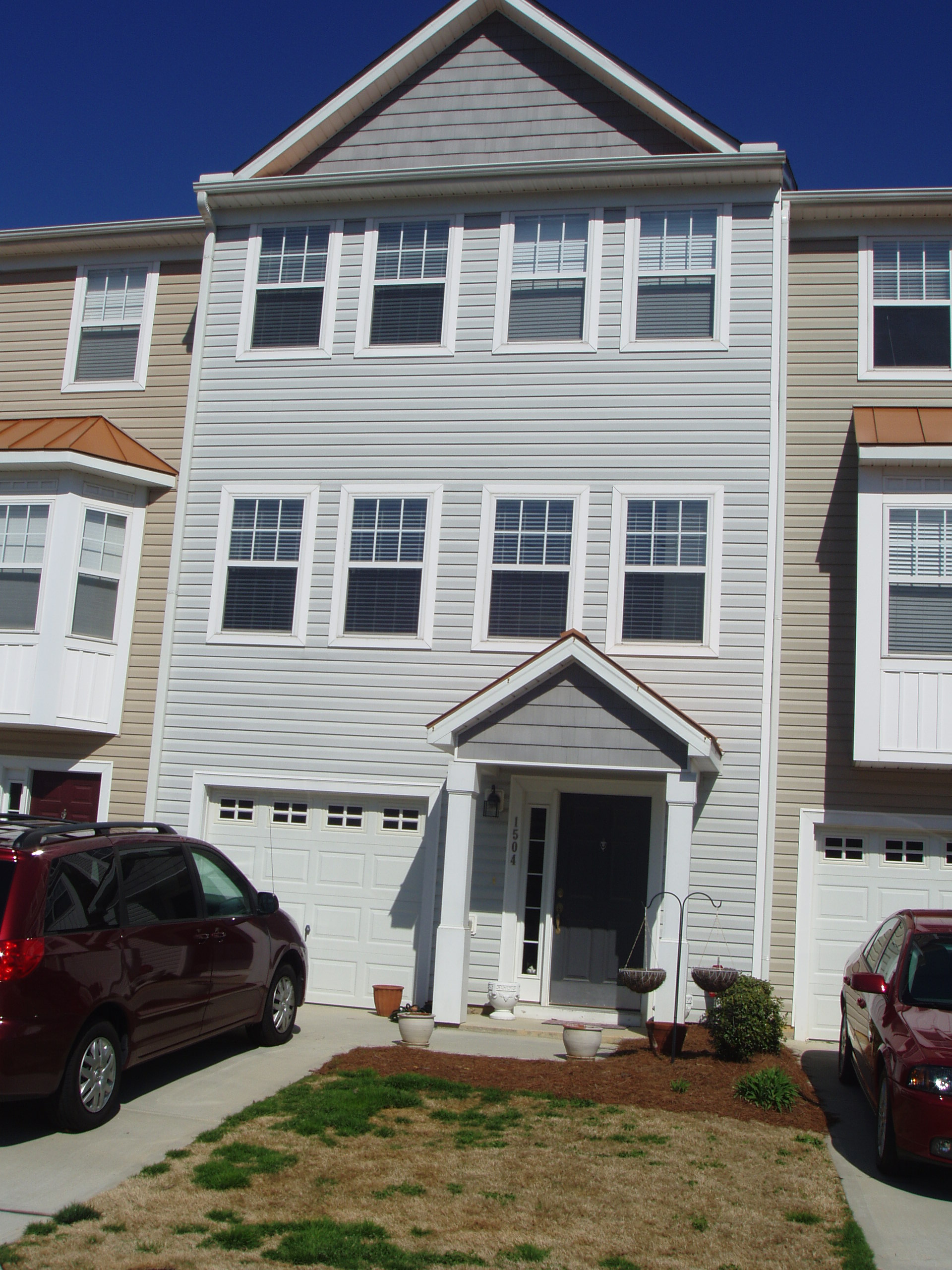 Exterior 2.JPG
