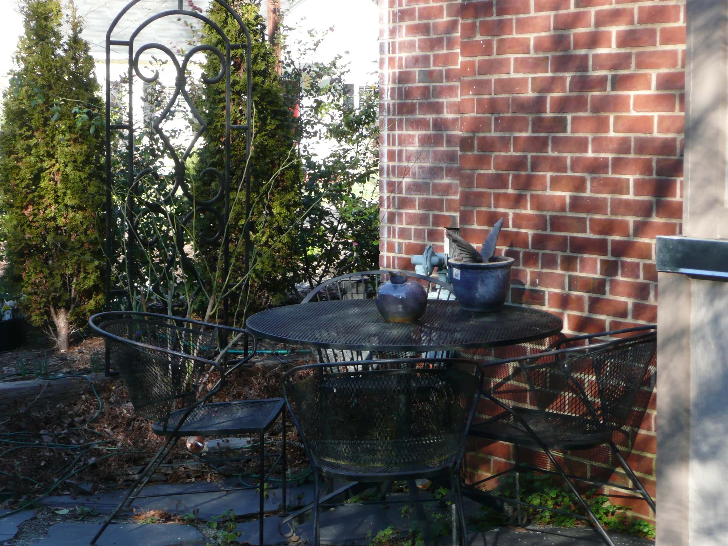 outdoor seating.jpg