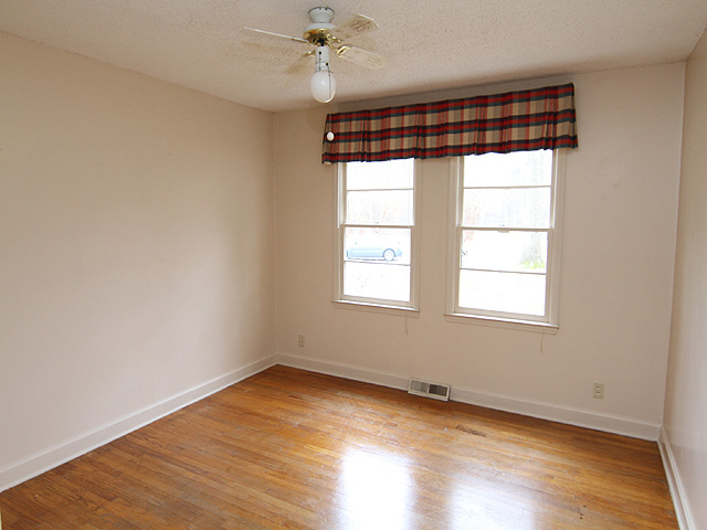 5517 Crescent Dr.K.JPG