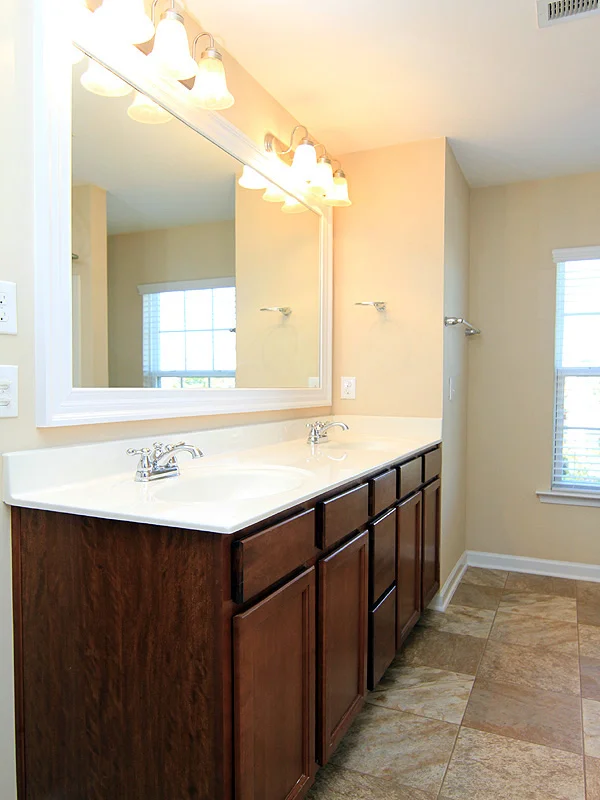 1119 Ileagnes RoadL.JPG