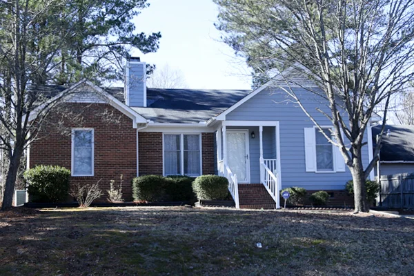 911 Glenrose Drive.JPG