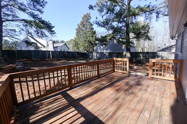 911 Glenrose DriveP.JPG