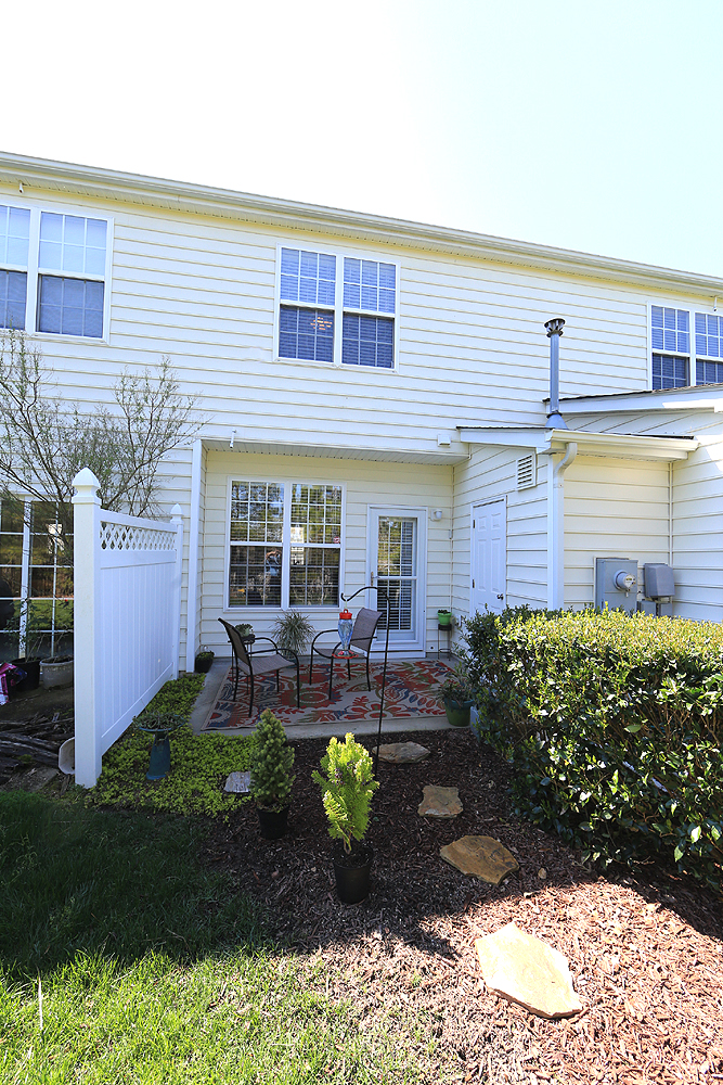 4122 BrenmarY.JPG