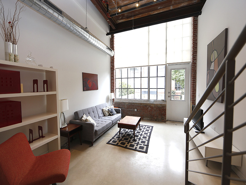 807 East Main StM.JPG
