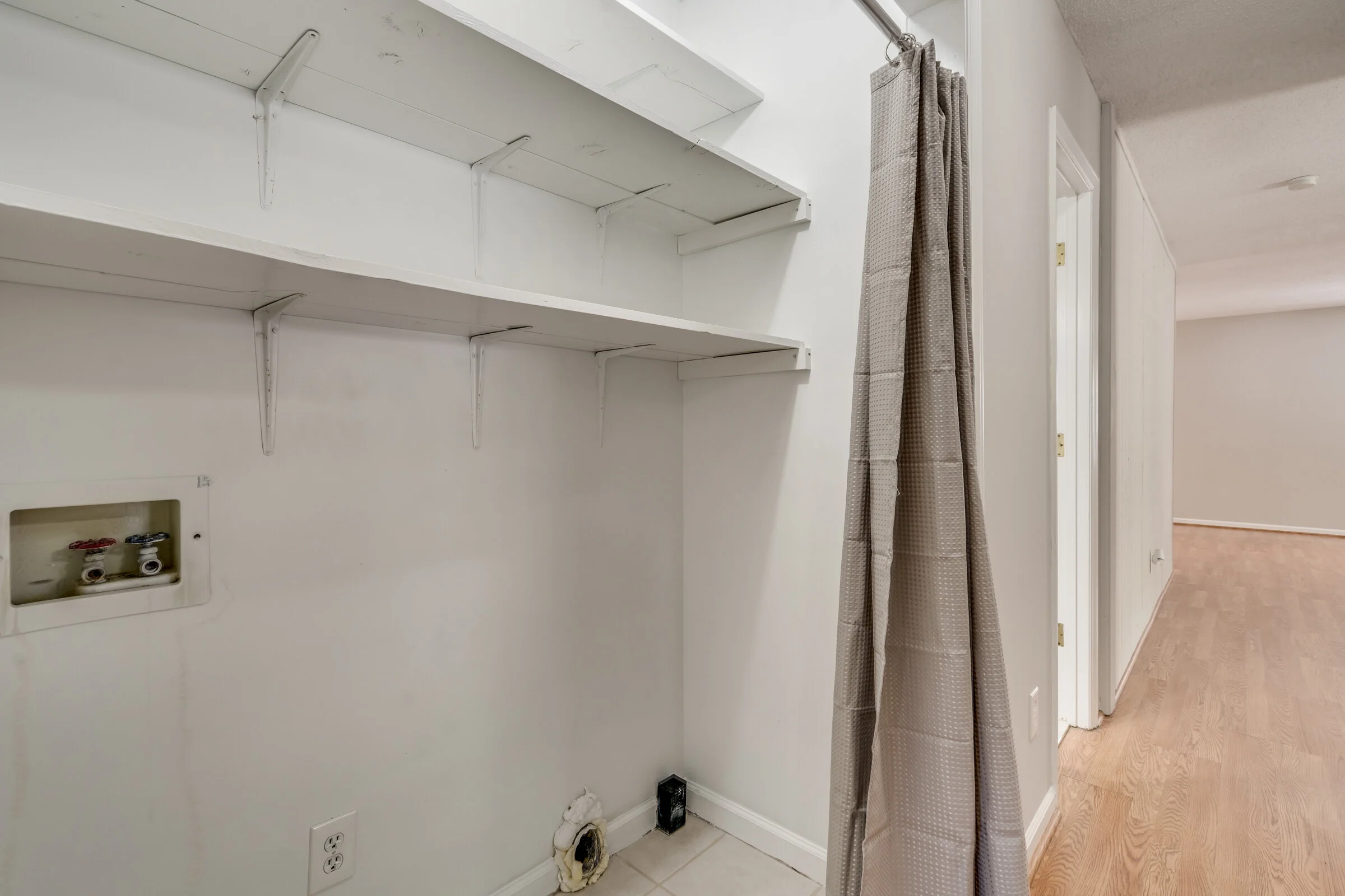 1008 Carr Street-25.jpg