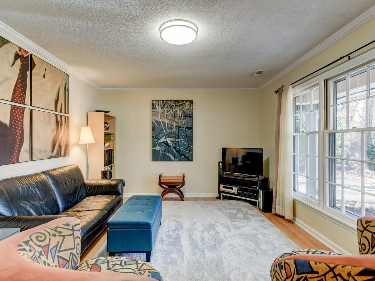 209 Celeste Cir Chapel Hill NC-007-007-Living Room-MLS_Size.jpg