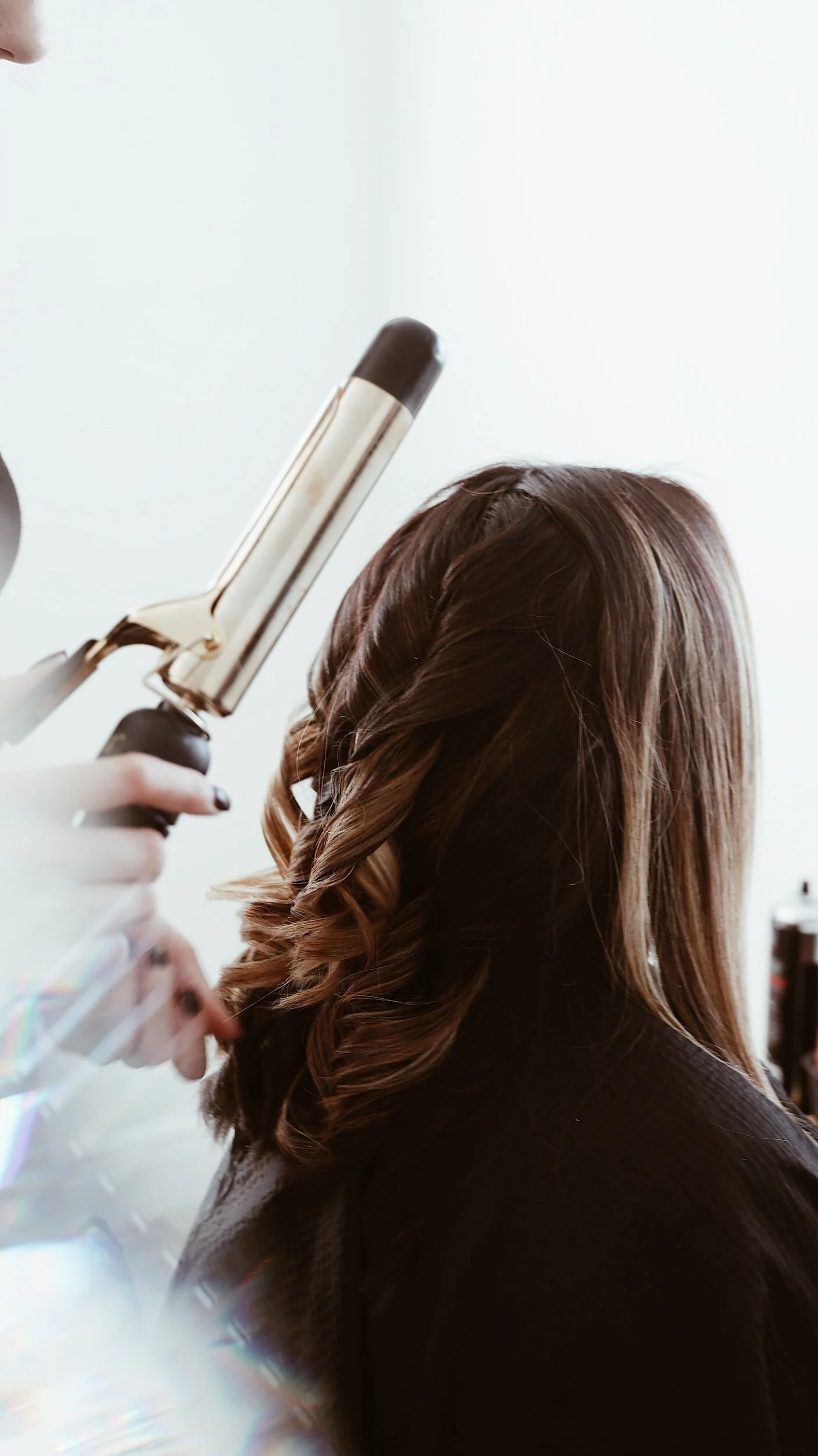 Ladies & Gentlemen Salon is Hiring