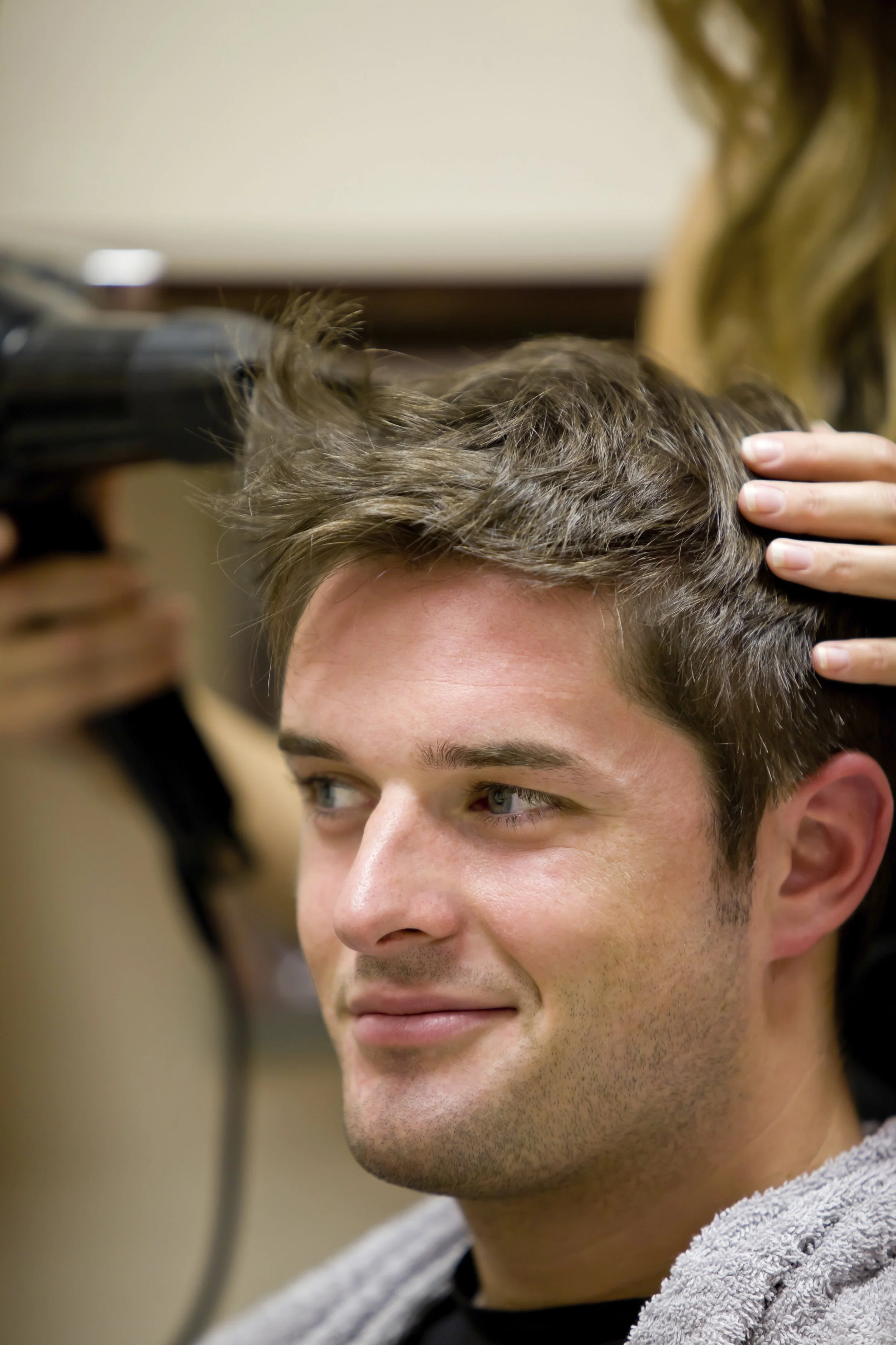 Stylist and Receptionist Both Wanted at Reagle Beagle
