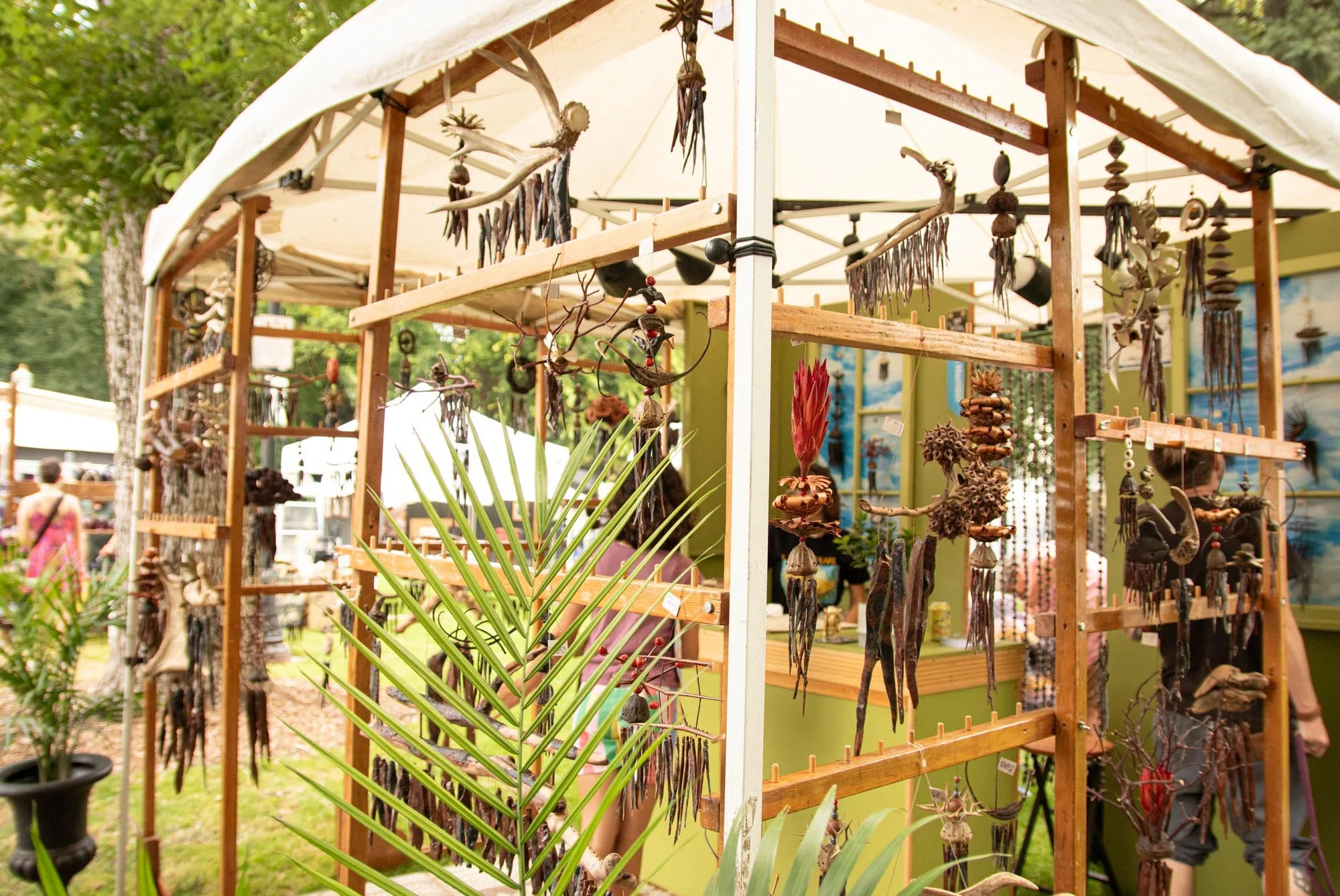BOOTH SHOTS - MEDIUM0.jpg