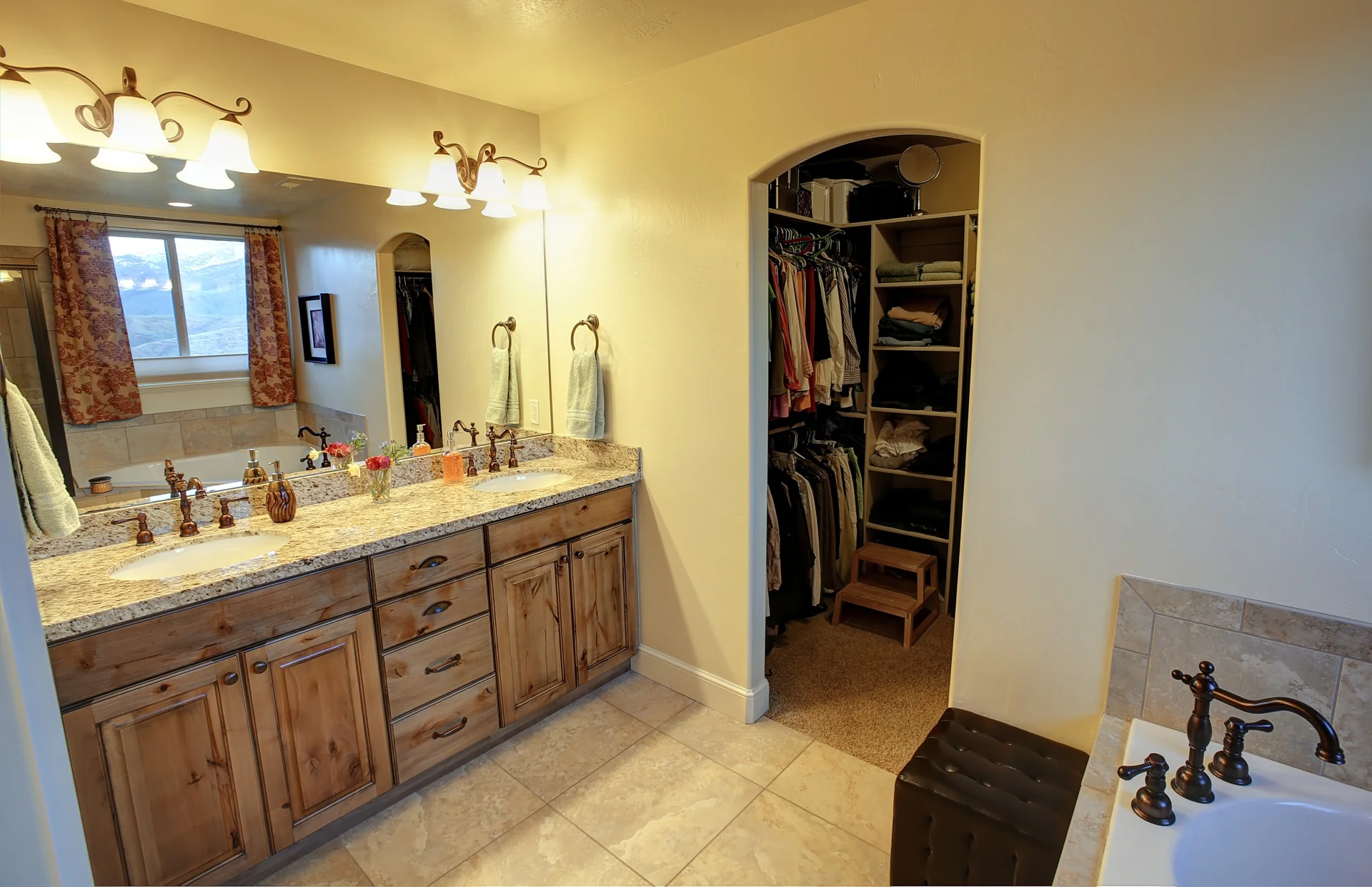 crest_masterbath1.jpg