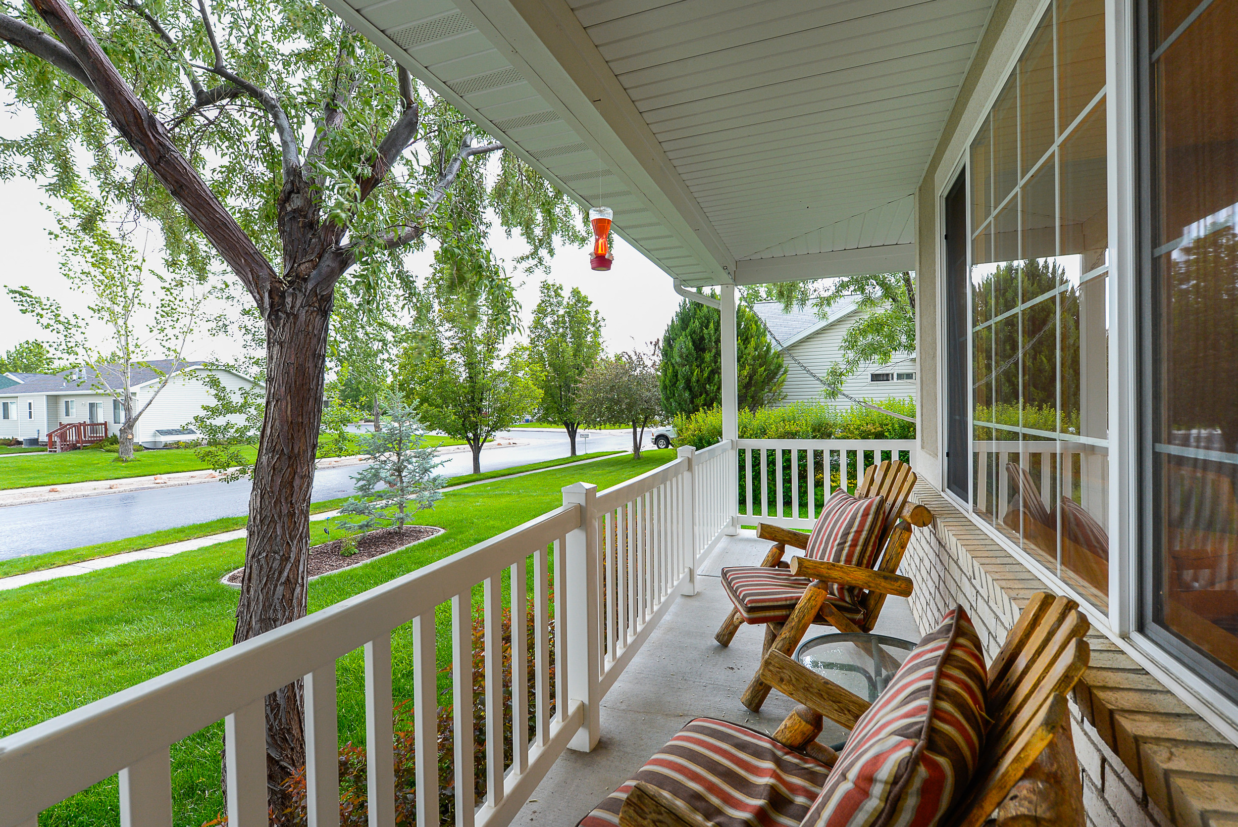 Front porch1.jpg