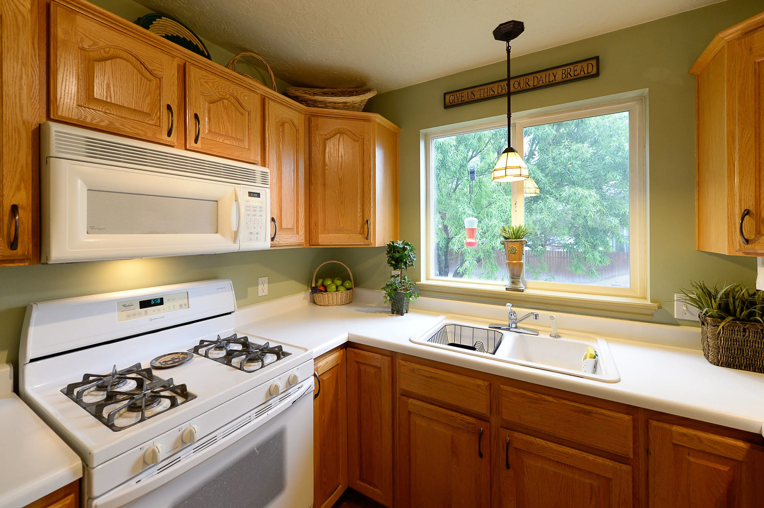 Kitchen3.jpg