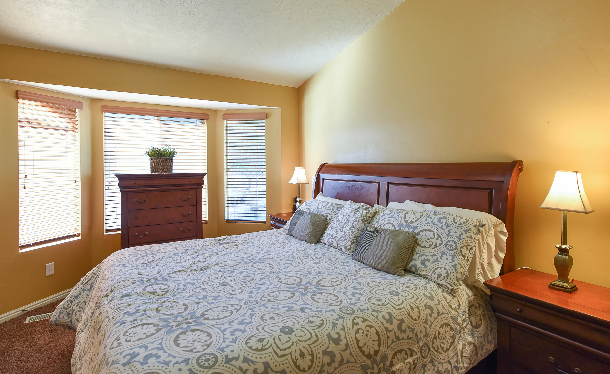 Master Bedroom2.jpg