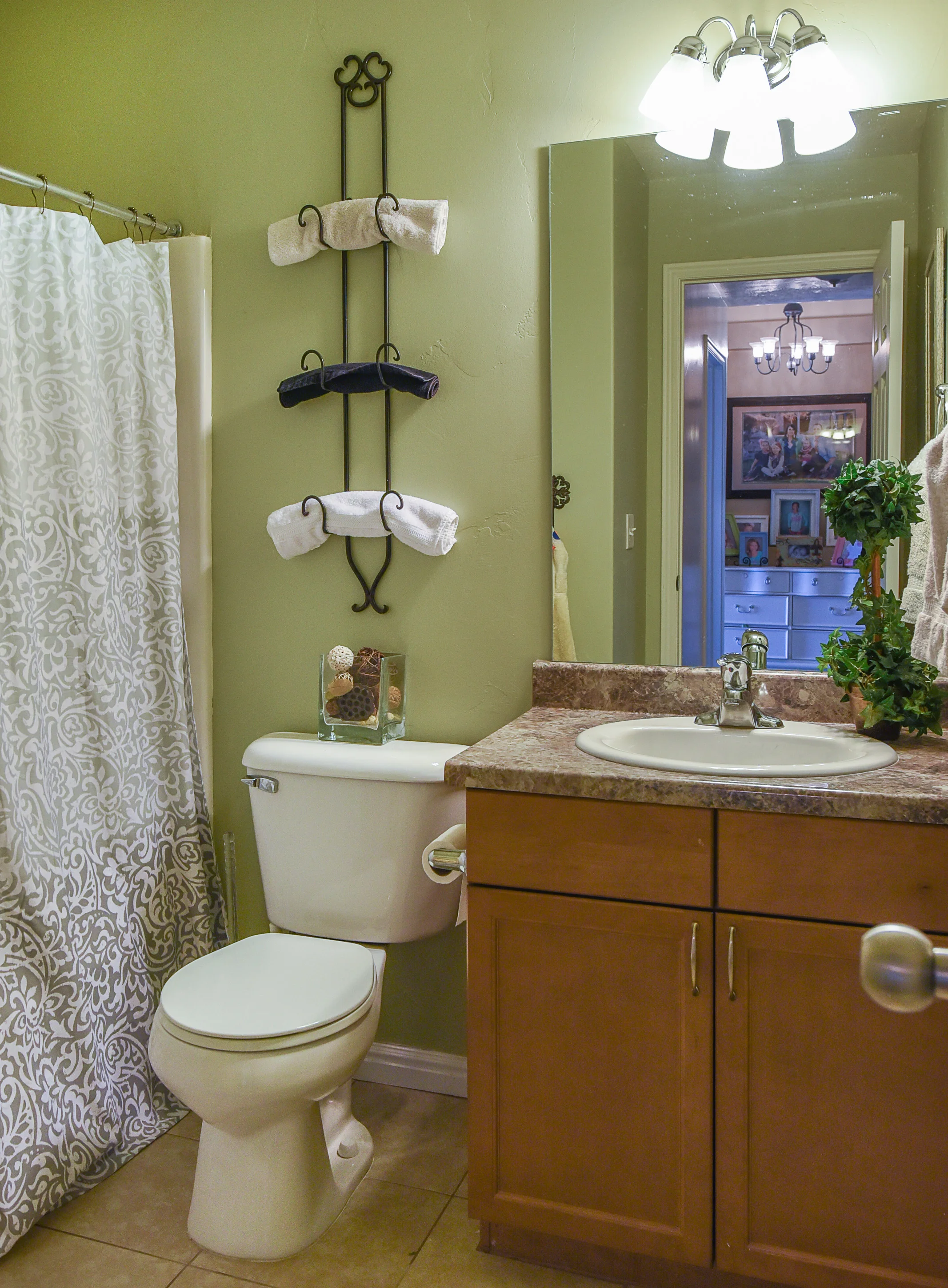Bathroom2a.jpg