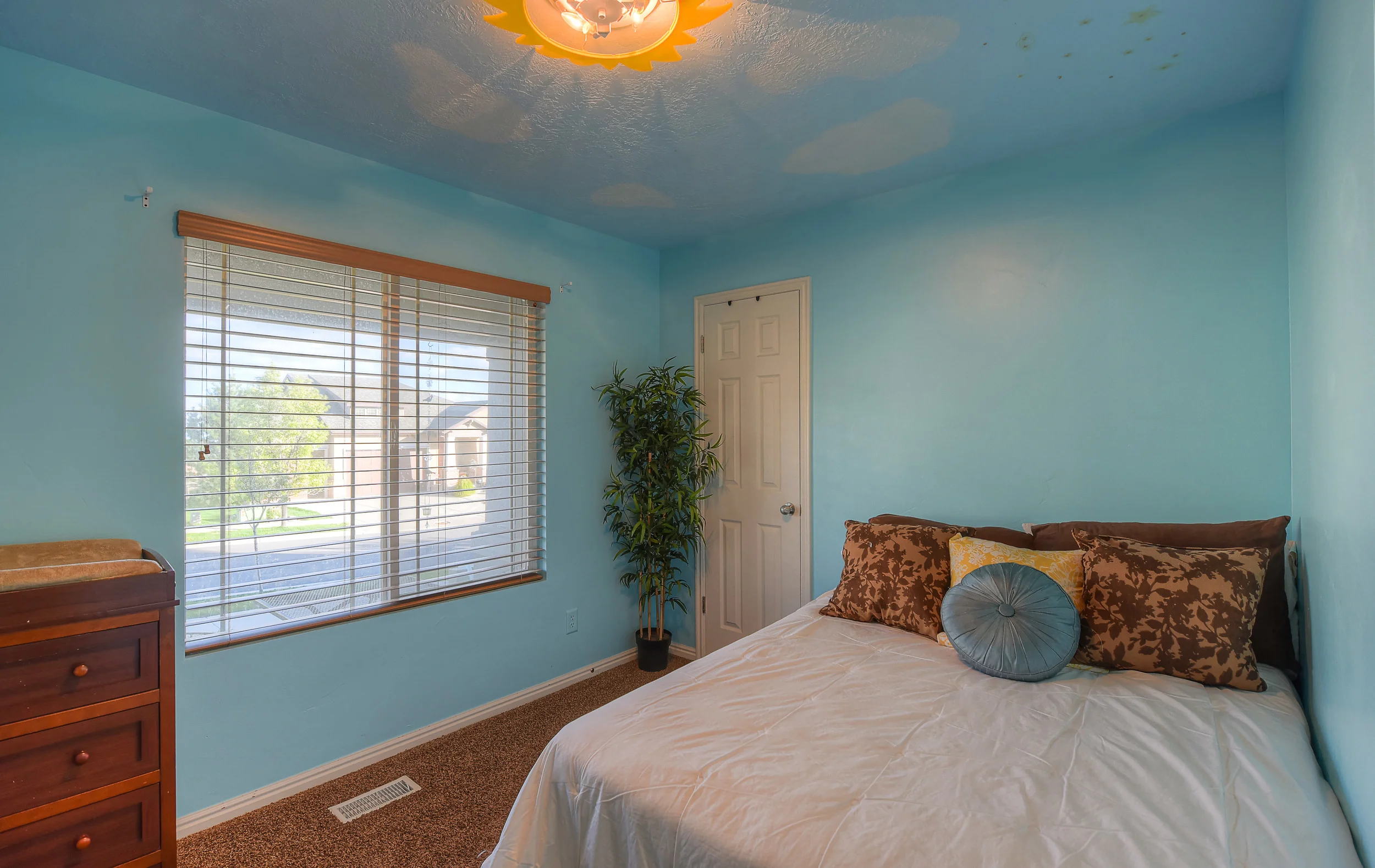 Blue bedroom.jpg