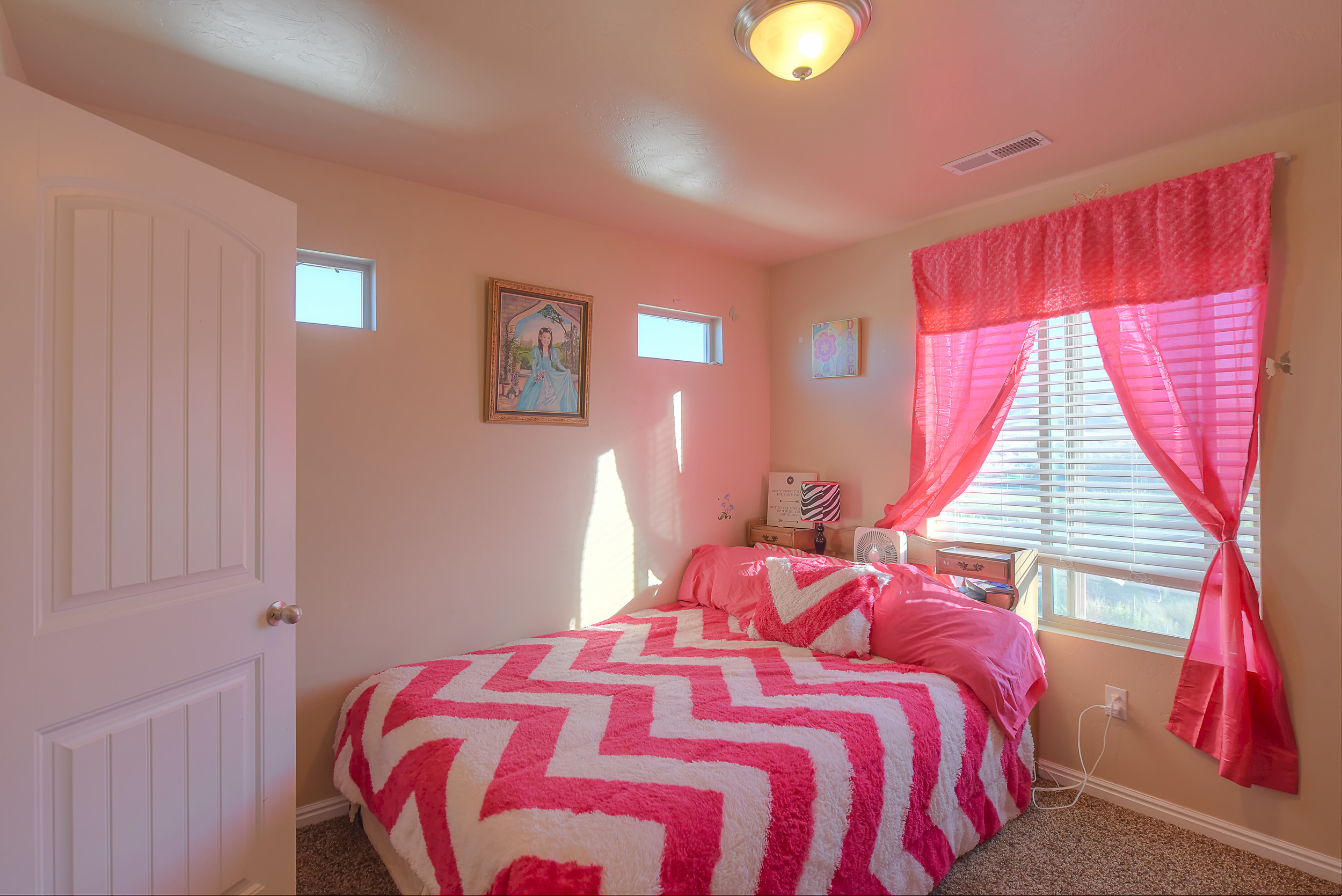 bedroom3.jpg