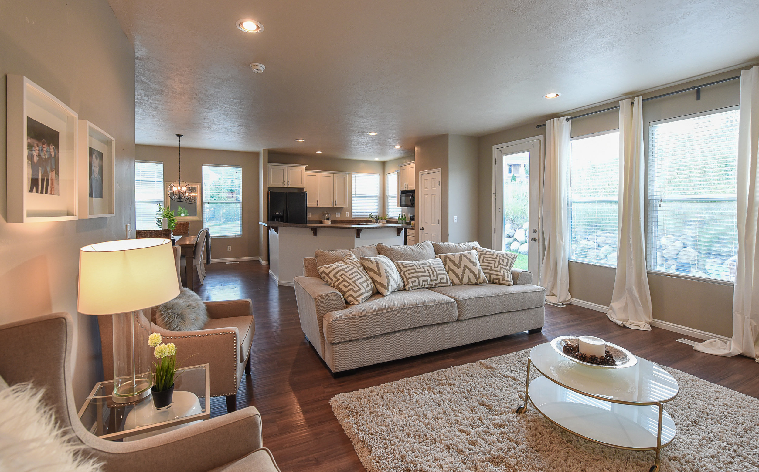 livingroom3.jpg