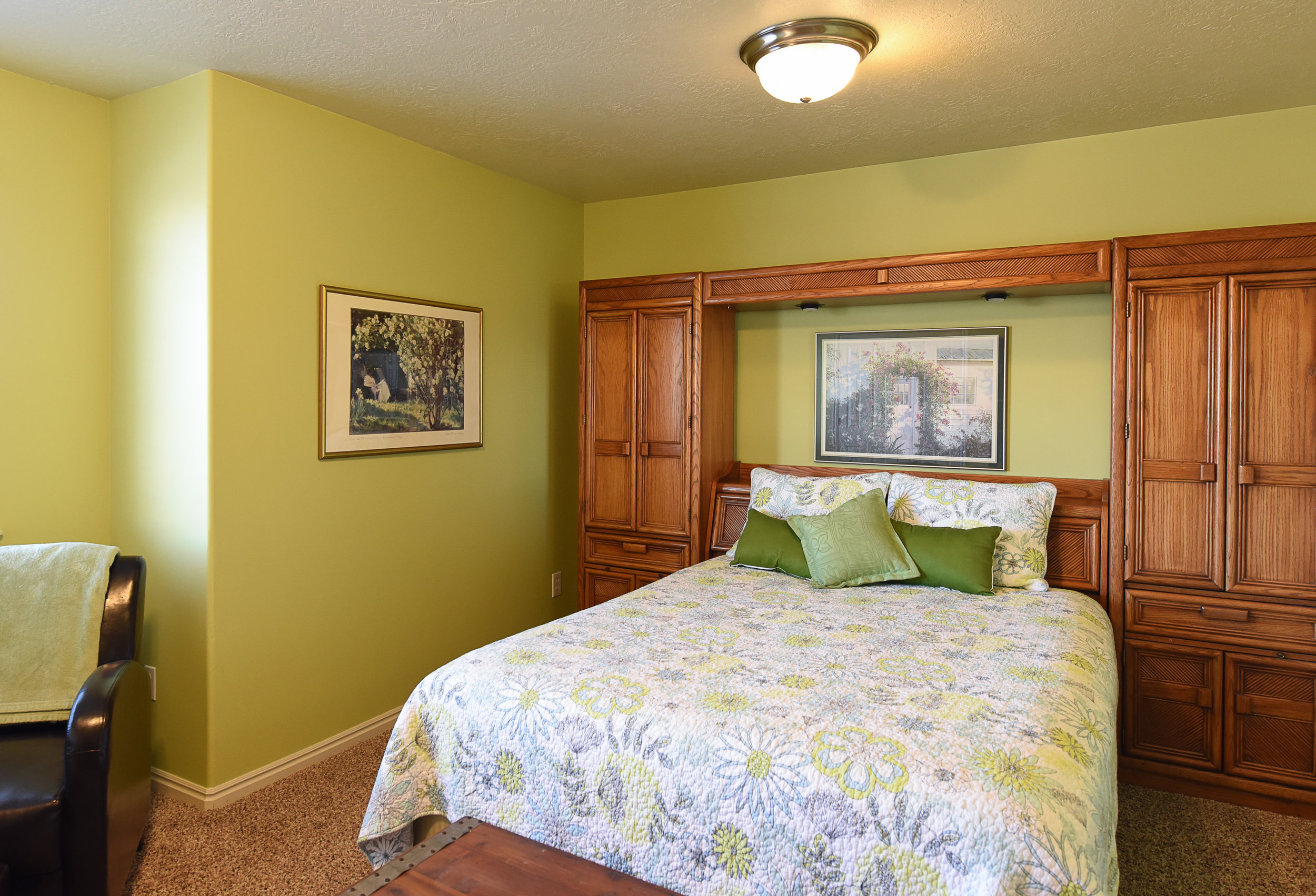 Green bedroom.jpg