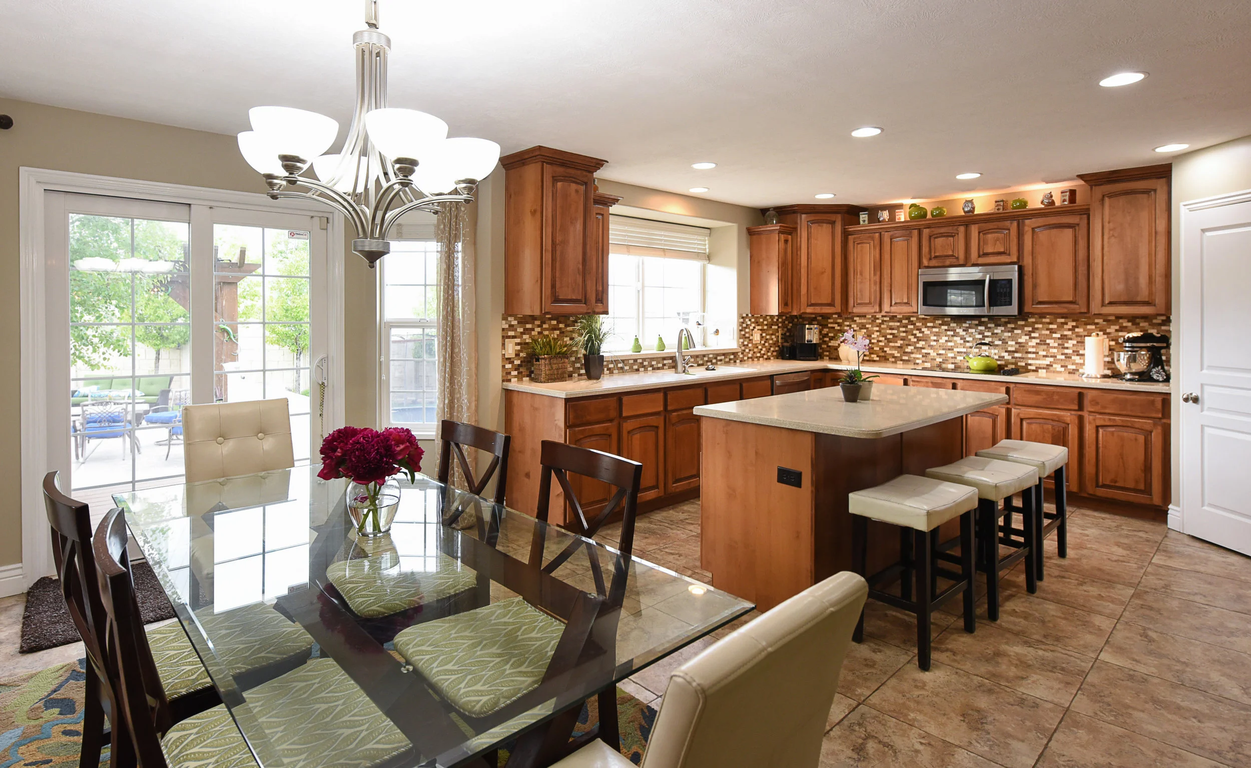 kitchen1.jpg